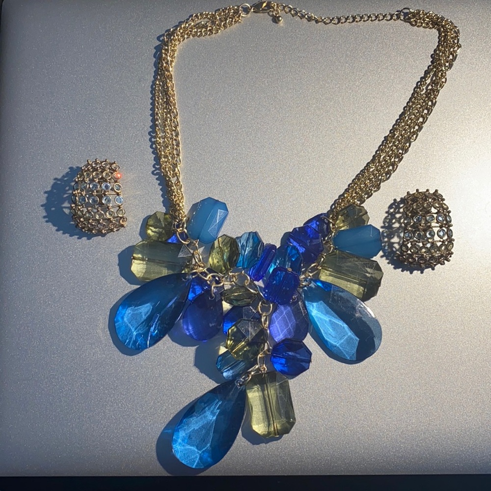 Women’s Necklace with Earrings